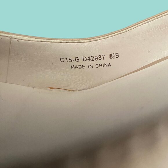 ✨Cole Haan Lena Buckle Pump II – Maple Sugar Leather Heels | Size 8.5B✨ - Picture 10 of 11